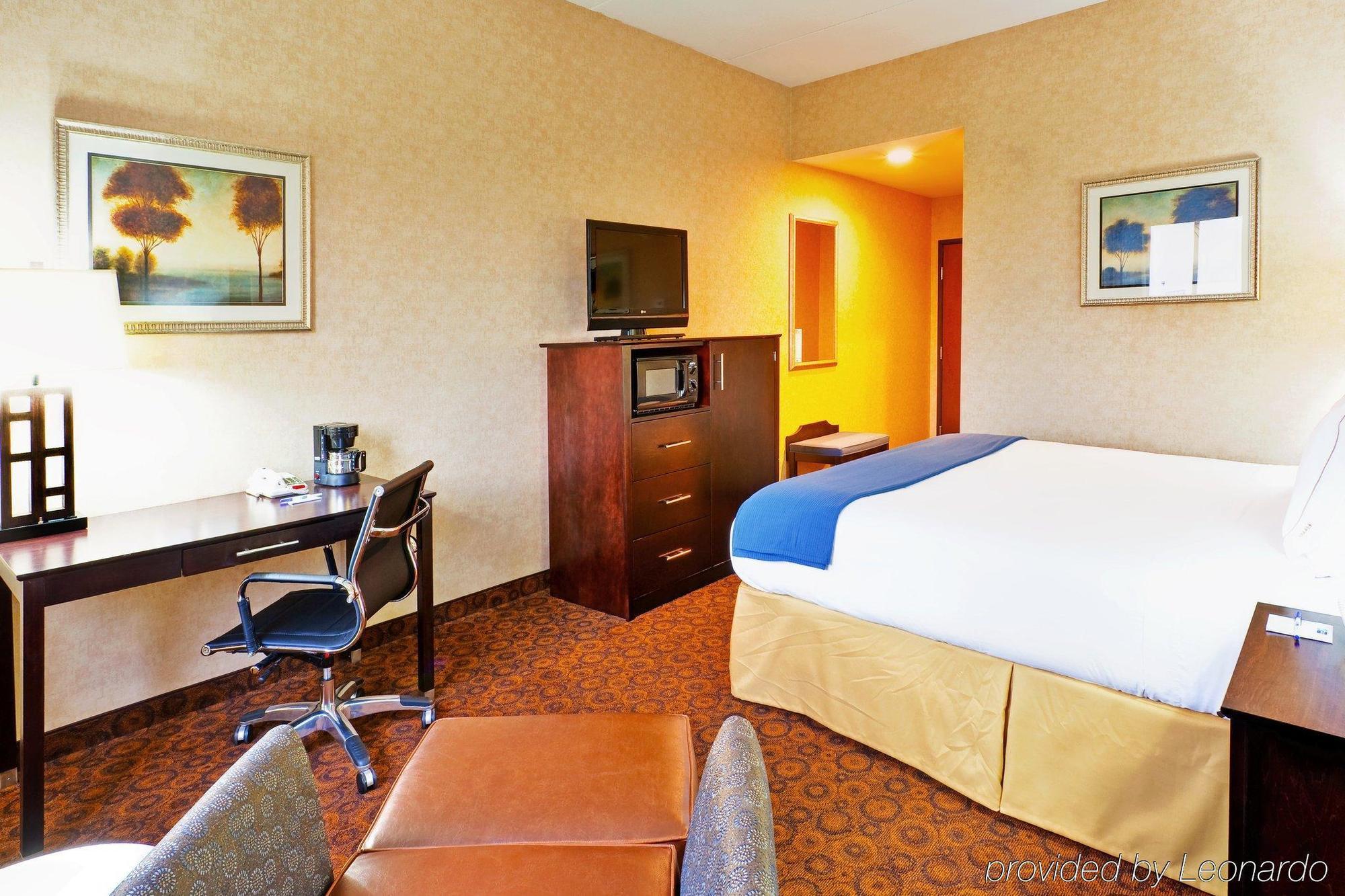 Holiday Inn Express Hotel & Suites Byram By Ihg Quarto foto