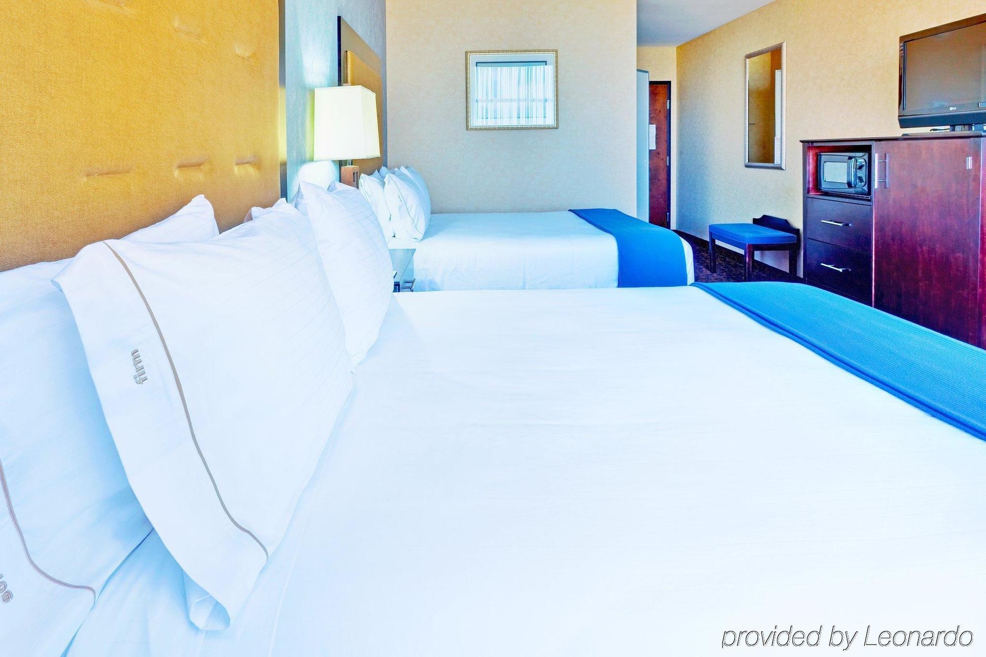 Holiday Inn Express Hotel & Suites Byram By Ihg Quarto foto