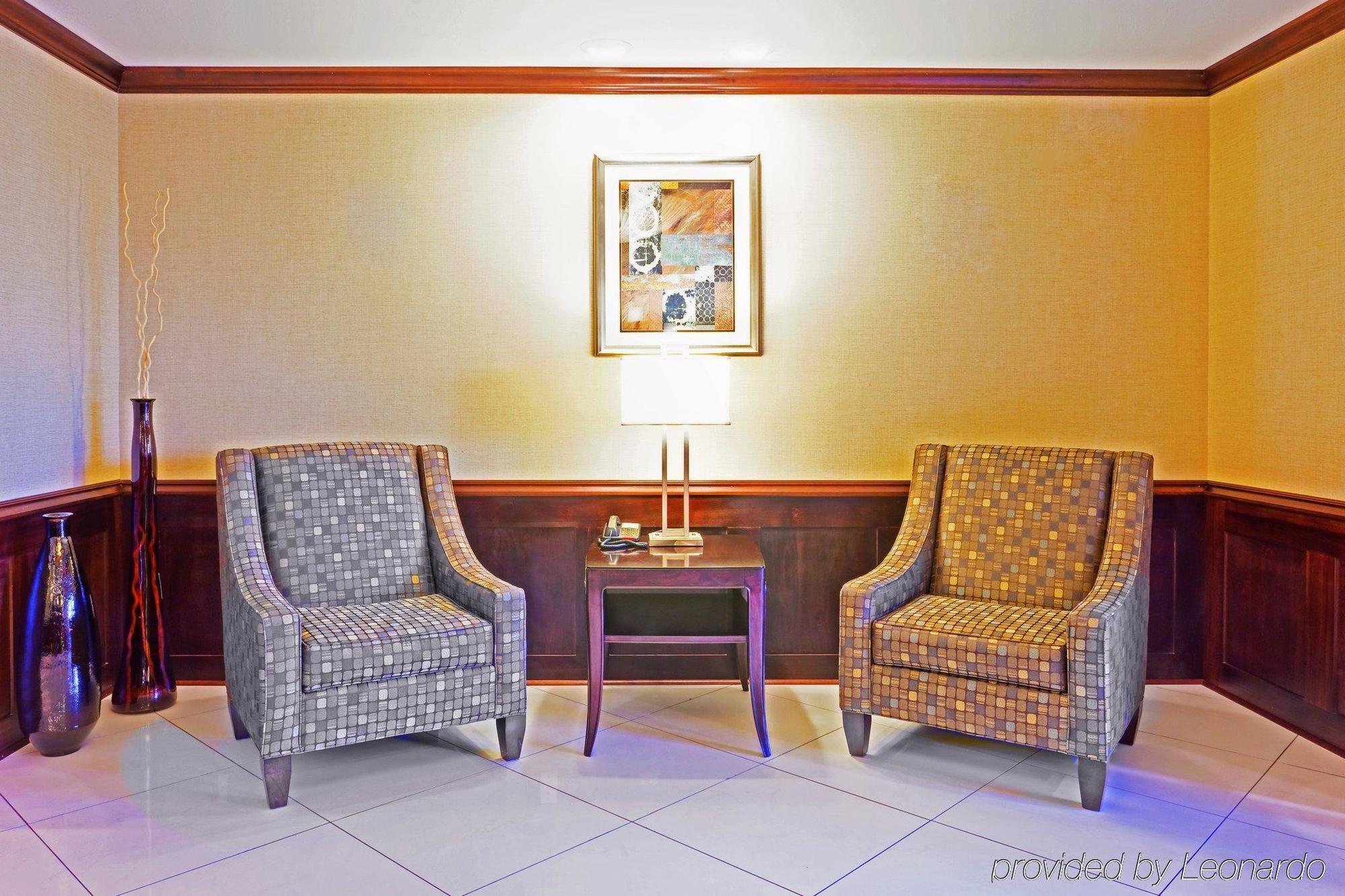 Holiday Inn Express Hotel & Suites Byram By Ihg Exterior foto