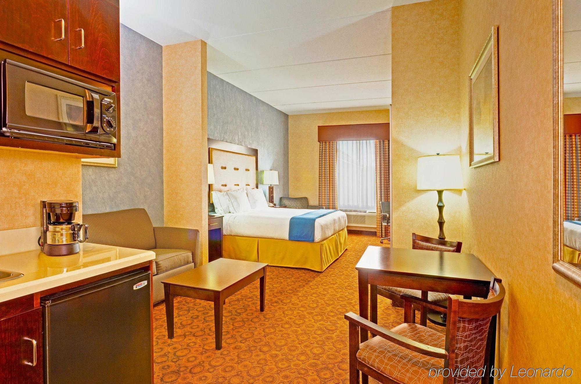 Holiday Inn Express Hotel & Suites Byram By Ihg Quarto foto