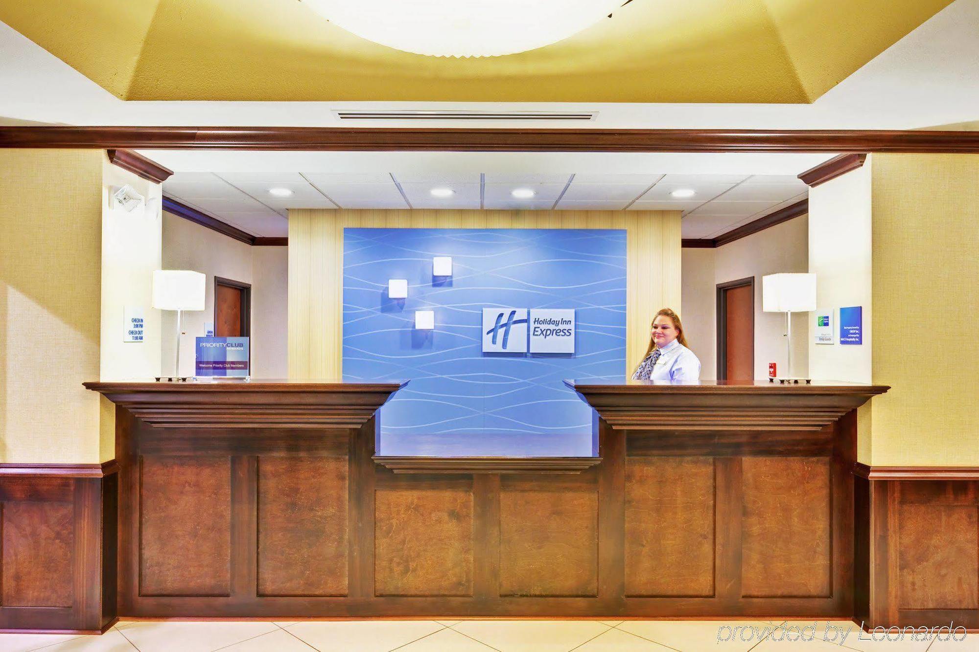 Holiday Inn Express Hotel & Suites Byram By Ihg Interior foto