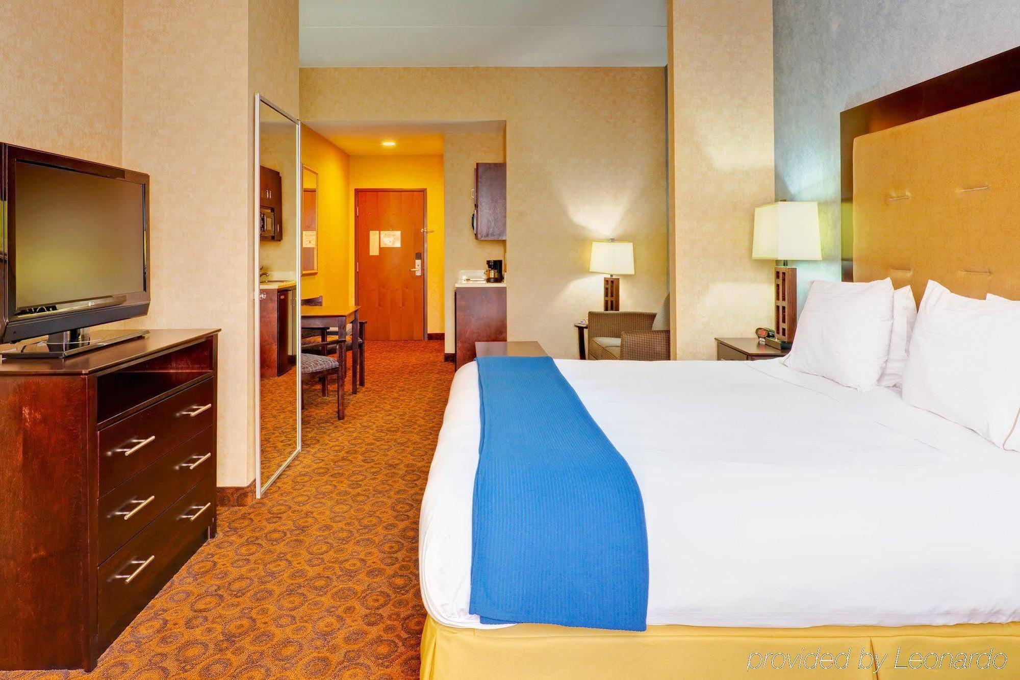 Holiday Inn Express Hotel & Suites Byram By Ihg Quarto foto